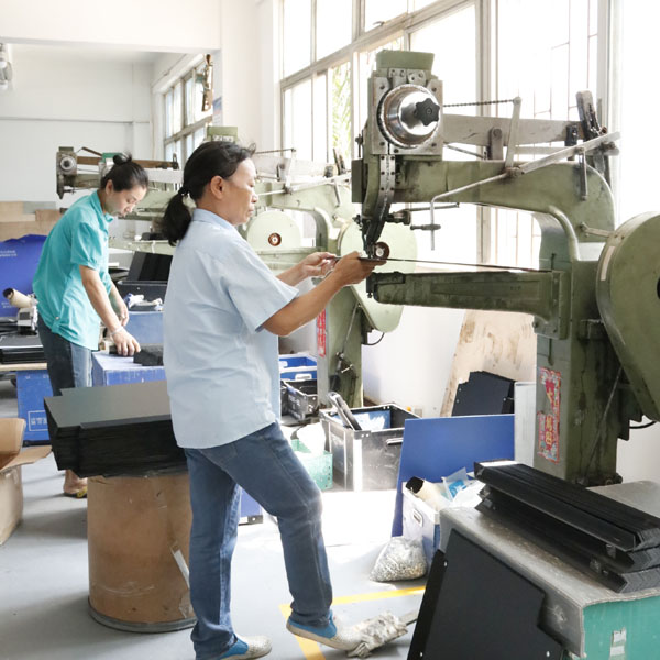 中空板設備生產車間 中空板設備生產車間